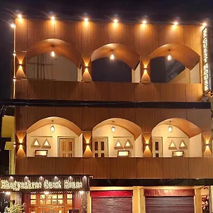 Bhagyashree 2 Km To Vishwanath Temple, Ganga Ghat Parking Available Hotel